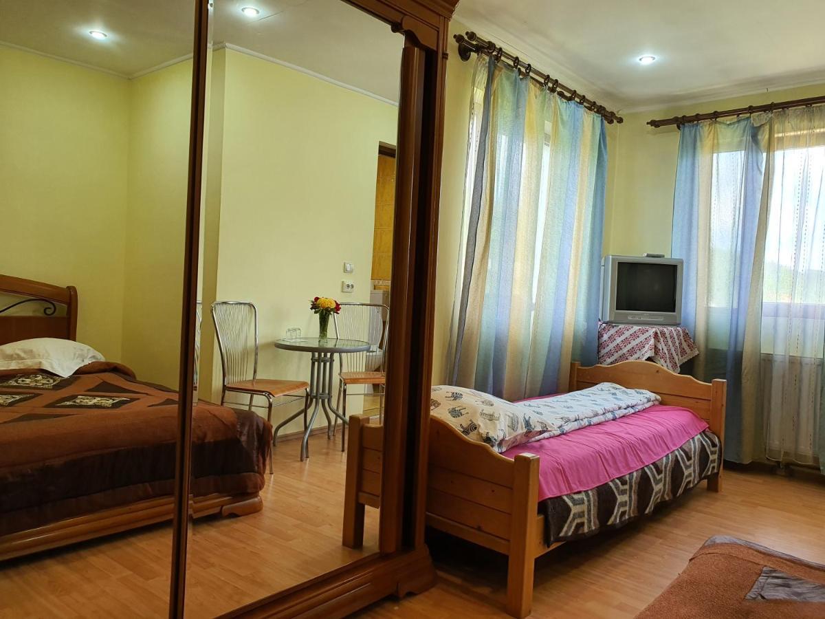 Appartement Casa Carpati à Zărneşti Extérieur photo